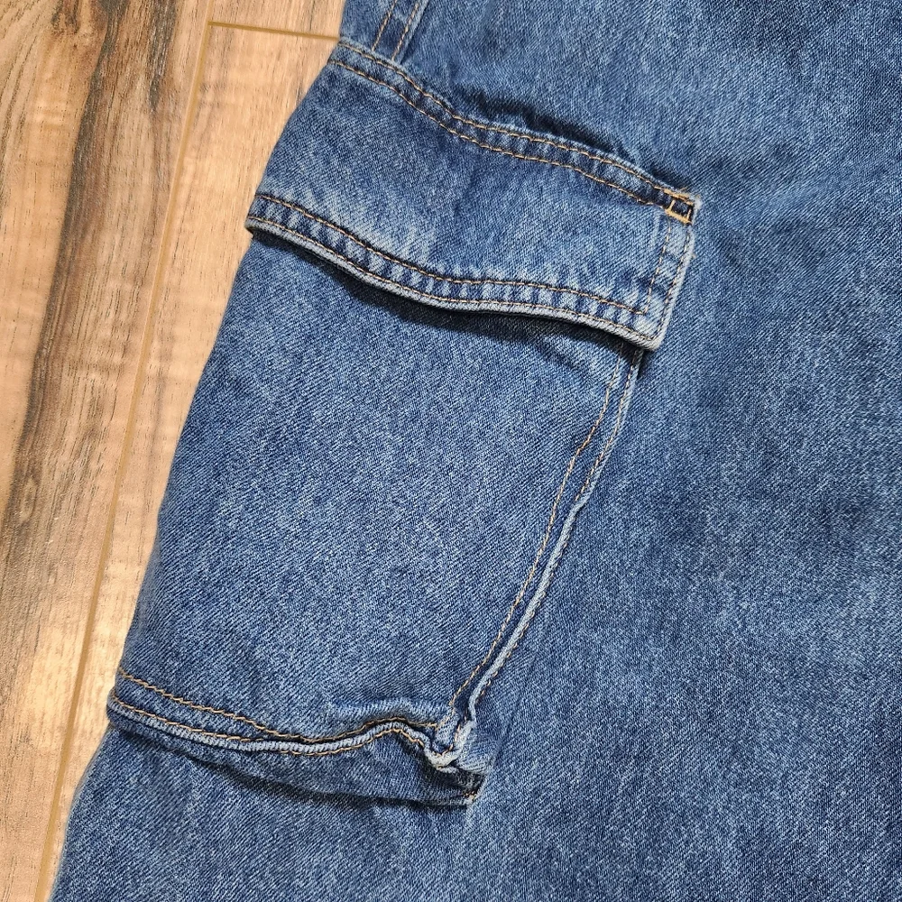Cotton On Cropped Cargo Wide Leg Jeans 4 Raw Hem